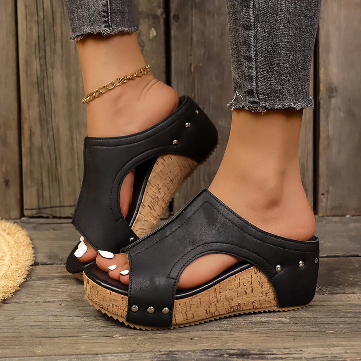 Elira™ Lift Comfort Wedges