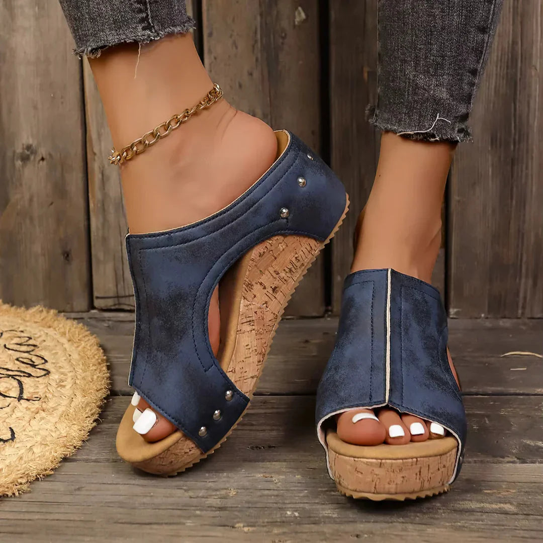 Elira™ Lift Comfort Wedges