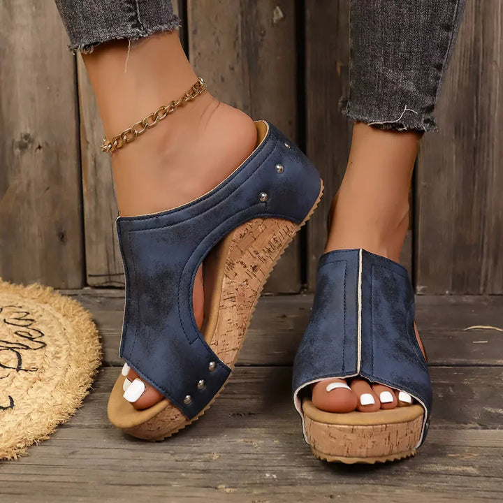 Elira™ Lift Comfort Wedges